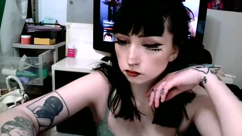 Layla Kills online show from 03-01-25, 03:32