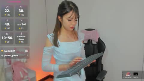 Snapshot of laylavelvet chatting on 11-30-25, 11:20 LAYLA online show from 11-30-25, 11:20