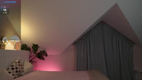 Pansy online show from 11-19-25, 07:36