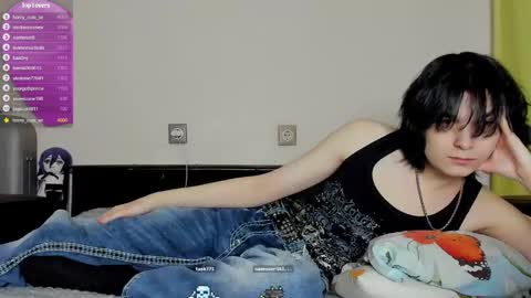 Snapshot of lazydarkknight chatting on 03-08-25, 09:29 Alex online show from 03-08-25, 09:29