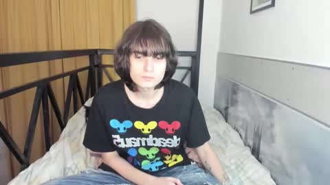 Snapshot of lazydarkknight chatting on 10-17-25, 10:56 Alex online show from 10-17-25, 10:56