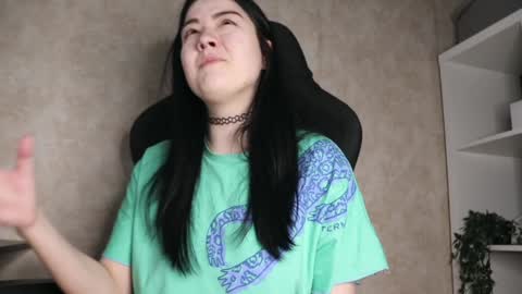 Snapshot of lazynut chatting on 01-04-25, 04:55 Lisa online show from 01-04-25, 04:55