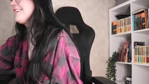 Snapshot of lazynut chatting on 12-04-25, 04:44 Lisa online show from 12-04-25, 04:44