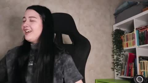 Snapshot of lazynut chatting on 02-17-26, 04:42 Lisa online show from 02-17-26, 04:42