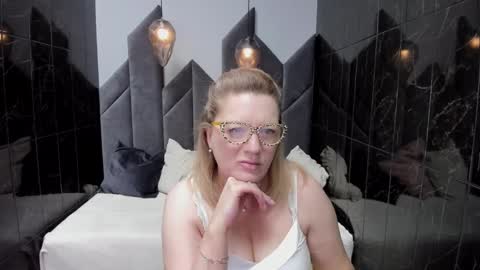 Lea online show from 02-09-25, 05:08