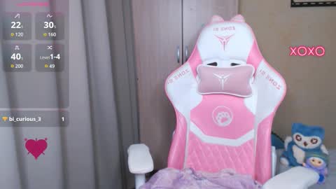 Snapshot of leah__gotty chatting on 11-19-25, 03:17 Leah Gotty online show from 11-19-25, 03:17