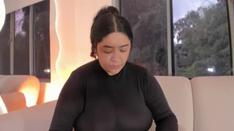 Leah online show from 11-09-25, 04:05