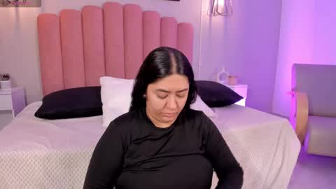 Leah online show from 11-17-25, 01:28