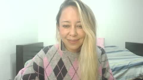 leah_susman online show from 10-22-25, 02:12