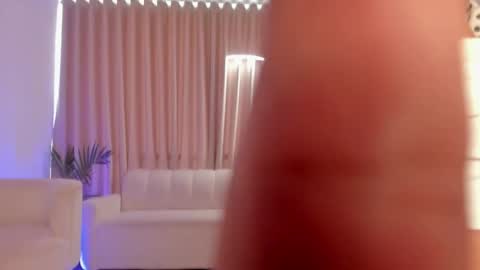 Snapshot of leahaltomm chatting on 09-21-25, 07:59 leahaltomm online show from 09-21-25, 07:59