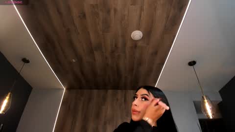 Snapshot of leahlombardi_ chatting on 10-08-25, 03:04 leahlombardi_ online show from 10-08-25, 03:04