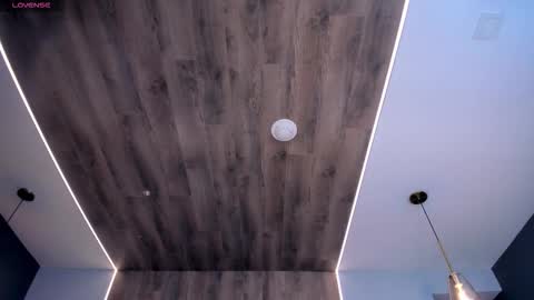 Snapshot of leahlombardi_ chatting on 10-12-25, 03:27 leahlombardi_ online show from 10-12-25, 03:27