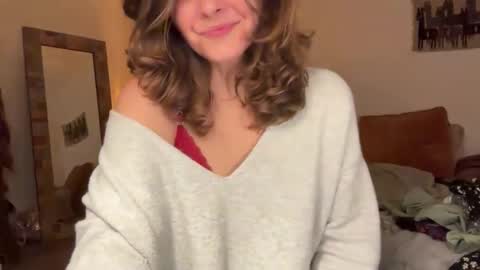 Snapshot of leahsparkles chatting on 11-19-25, 04:01 Leah Sparkles online show from 11-19-25, 04:01