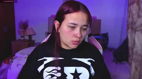 Snapshot of leakitten_ chatting on 09-17-25, 07:59 leakitten_ online show from 09-17-25, 07:59