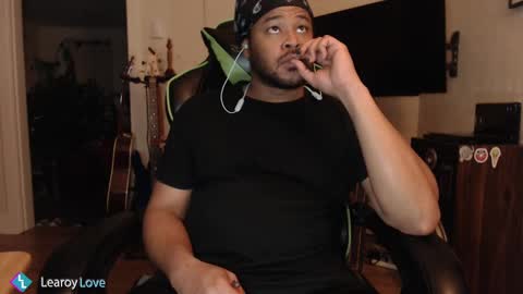 Snapshot of learoy chatting on 12-16-24, 06:43 Learoy online show from 12-16-24, 06:43