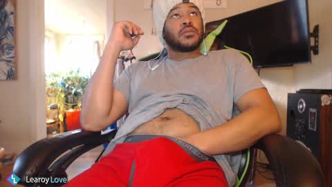 Snapshot of learoy chatting on 12-20-24, 05:29 Learoy online show from 12-20-24, 05:29