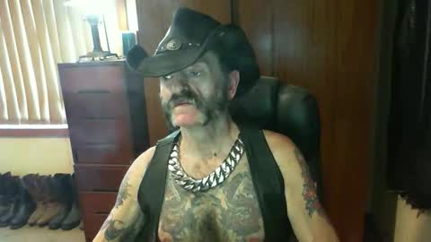 leathergreaser online show from 09-25-25, 02:04