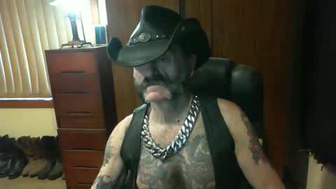 leathergreaser online show from 09-25-25, 08:01
