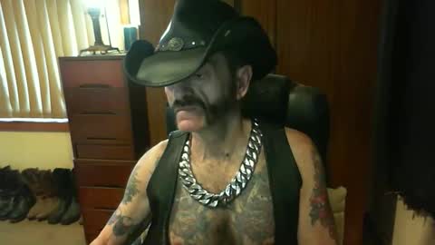 leathergreaser online show from 10-12-25, 08:08