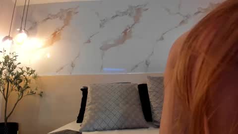 Snapshot of leathompson1 chatting on 02-16-25, 06:32 online show from 02-16-25, 06:32