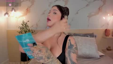 Snapshot of leathompson1 chatting on 11-27-25, 10:56 online show from 11-27-25, 10:56