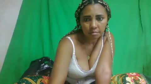 Snapshot of leatiana chatting on 02-14-26, 12:13 leatiana online show from 02-14-26, 12:13