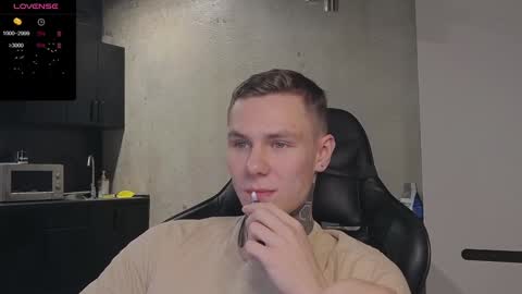 Snapshot of lechery_boy chatting on 12-17-24, 05:40 Lechery boy online show from 12-17-24, 05:40