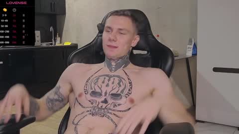 Snapshot of lechery_boy chatting on 12-17-24, 08:45 Lechery boy online show from 12-17-24, 08:45