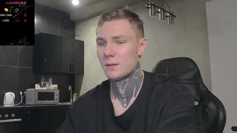 Snapshot of lechery_boy chatting on 12-20-24, 06:50 Lechery boy online show from 12-20-24, 06:50