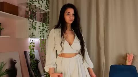 Snapshot of leeannepizzini chatting on 02-01-26, 04:27 Jasmine online show from 02-01-26, 04:27