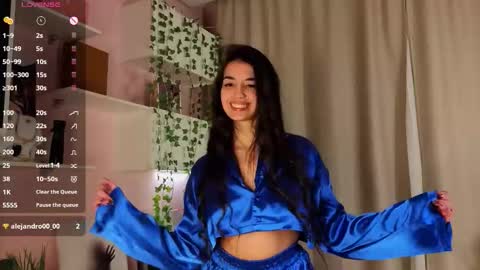 Snapshot of leeannepizzini chatting on 02-07-26, 07:06 Jasmine online show from 02-07-26, 07:06