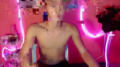 leemoreno18 online show from 09-19-25, 03:30