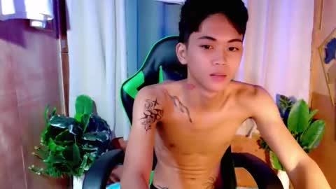 leemoreno18 online show from 10-27-25, 06:23