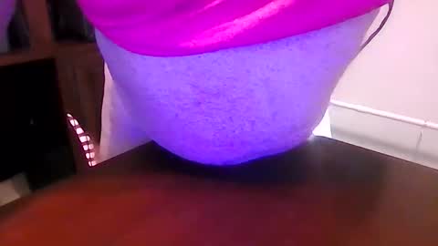 Snapshot of leglvr123 chatting on 11-07-25, 12:27 leglvr123 online show from 11-07-25, 12:27