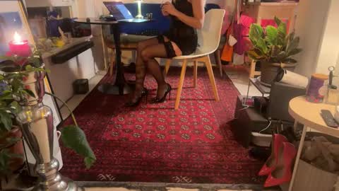 legsylegsinton online show from 10-31-25, 10:00