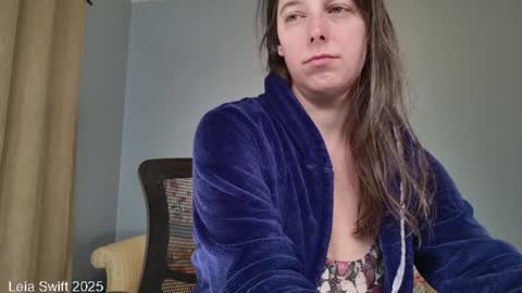 Leia Swift online show from 01-28-25, 10:56