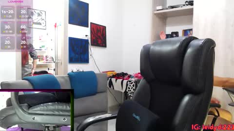 LeidyDi223 online show from 10-19-25, 01:23