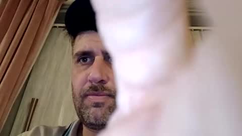 Snapshot of leightimmins001 chatting on 11-29-25, 08:12 leightimmins001 online show from 11-29-25, 08:12