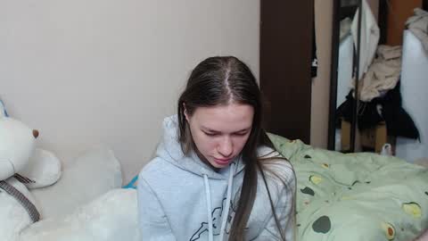 leila_bambi online show from 01-24-25, 07:39