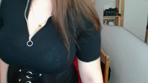 Leila online show from 12-10-24, 10:17