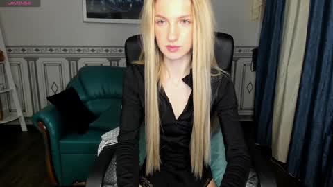 Leila Morriss online show from 12-21-24, 04:57