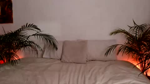 Snapshot of leilaalunaa chatting on 07-16-26, 01:11 LEILA LUNA online show from 07-16-26, 01:11