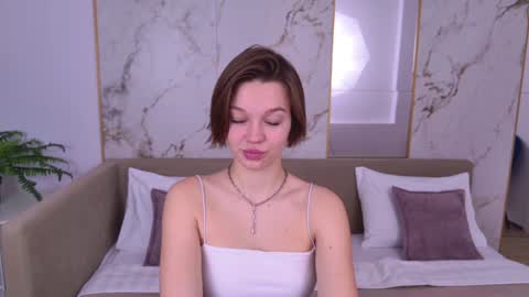 Snapshot of leilalawson chatting on 01-11-25, 08:00 LeilaLawson online show from 01-11-25, 08:00