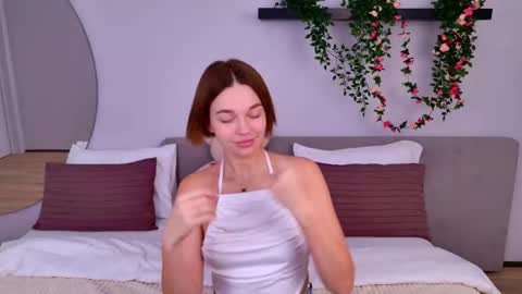 Snapshot of leilalawson chatting on 02-11-25, 08:05 LeilaLawson online show from 02-11-25, 08:05