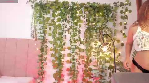Snapshot of leilapom chatting on 07-05-26, 02:24 leilapom online show from 07-05-26, 02:24