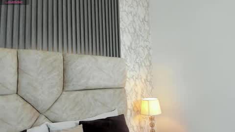 leilapons online show from 10-18-25, 07:03