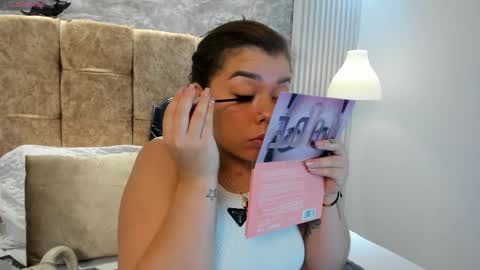 leilapons online show from 10-31-25, 05:03