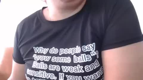 Snapshot of leishasoft1 chatting on 03-04-25, 12:55 pamela online show from 03-04-25, 12:55