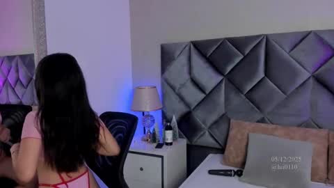 Snapshot of leizathompson chatting on 12-05-25, 07:32 Leizathompson online show from 12-05-25, 07:32