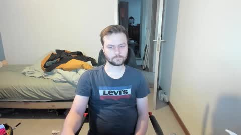 lelekoko online show from 12-14-25, 03:06